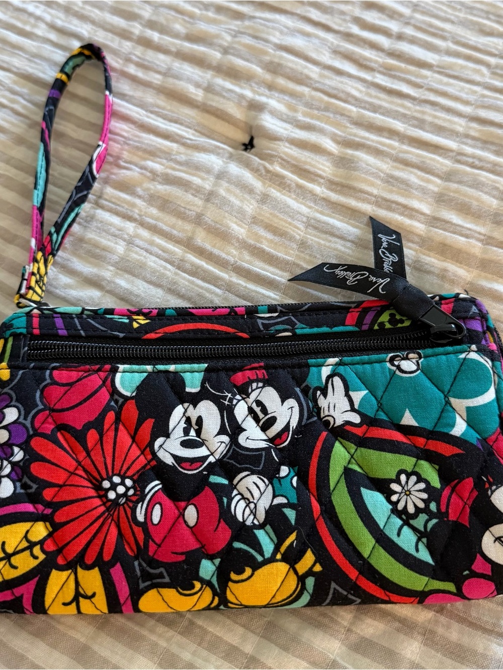 Vera Bradley Disney Mickey Minnie Floral Wristlet Wallet Retired